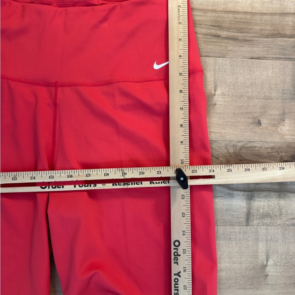 Nike Dri-FIT One Women's Large Pink/Red High-Waisted 7-Inch Biker Shorts - Picture 3 of 10